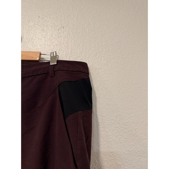 Lululemon Shorts Mens 34 Purple Chino Flat Front 11" Stretch Golf Zip Pocket - Picture 4 of 5